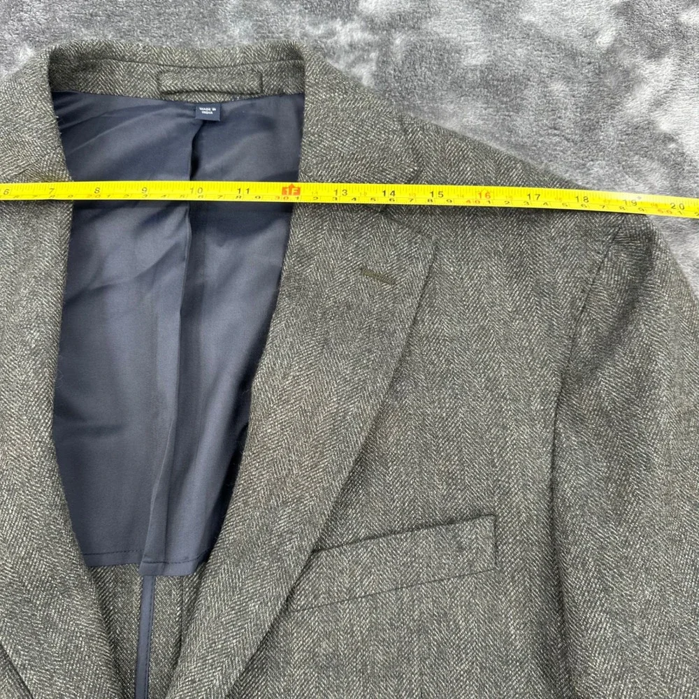 Jos. A. Bank 42 Short Tailored Fit Grey Herringbone 100% Wool Sport Coat Blazer